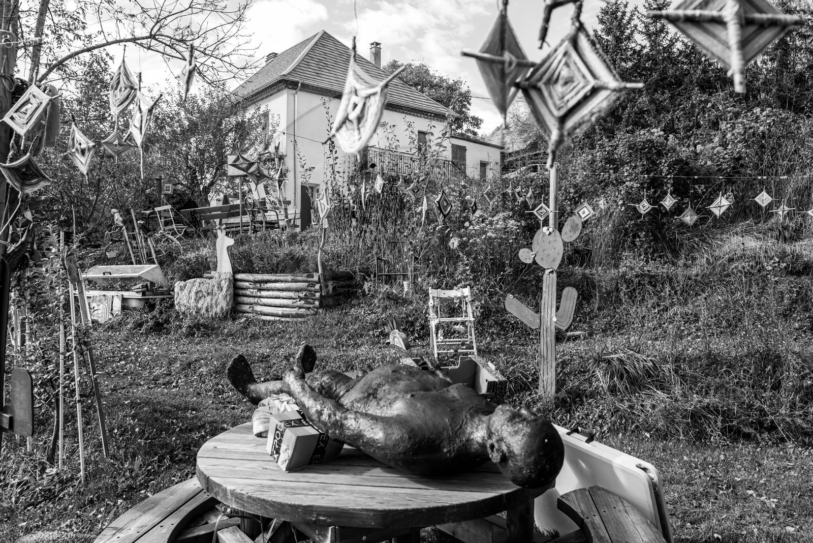 Exposition La forêt d'hommes, une création de Barbara Fougnon, artiste plasticienne