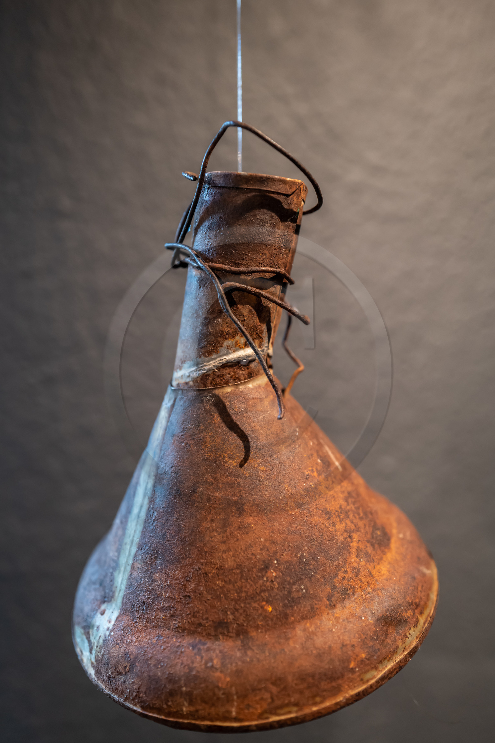 Exposition L comme laine, lien, lieu conçue par l'Ouort de Benevènt, sous la houlette de Claudine Meyer, artiste plasticienne, accompagnée de photographies de Denis Lebioda. Une proposition de la Communauté de Communes du Champsaur - Valgaudemar et de son service culturel.
