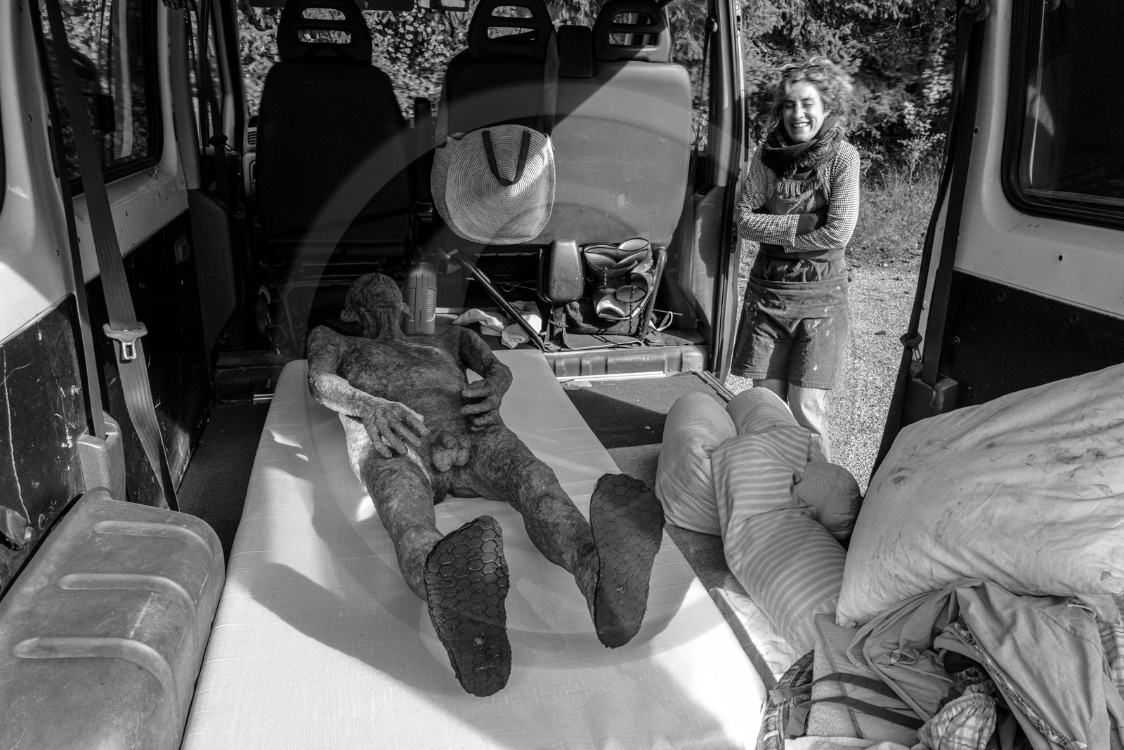 Création de l'homme de l'Ouort Marcel Joli Coeur : pose d'un enduit noir