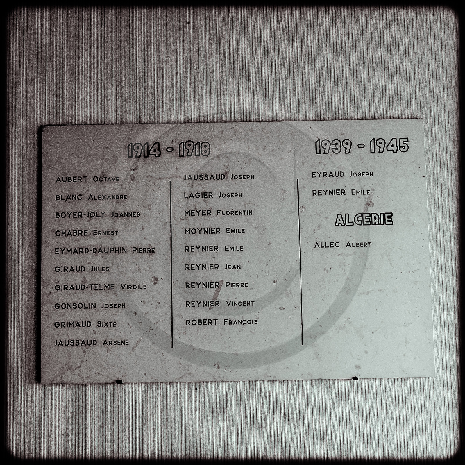 Ancienne mairie de Bénévent-et-Charbillac (05)