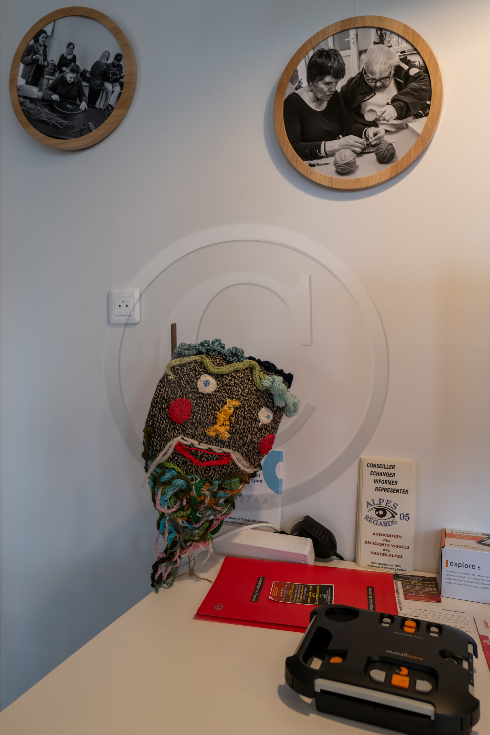 Exposition L comme laine, lien, lieu à la médiathèque de St-Bonnet-en-Champsaur