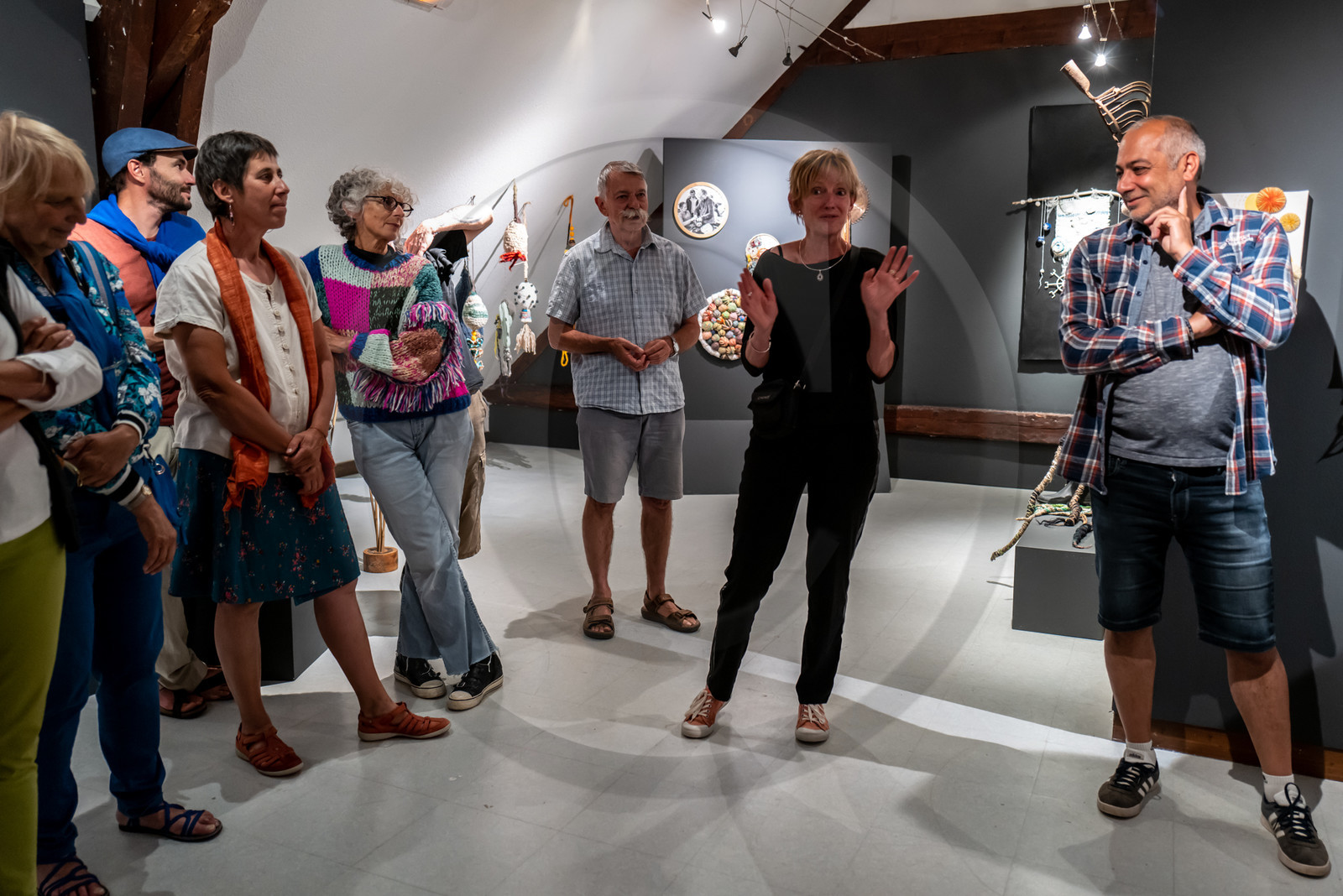 Exposition L comme laine, lien, lieu conçue par l'Ouort de Benevènt, sous la houlette de Claudine Meyer, artiste plasticienne, accompagnée de photographies de Denis Lebioda. Une proposition de la Communauté de Communes du Champsaur - Valgaudemar et de son service culturel.