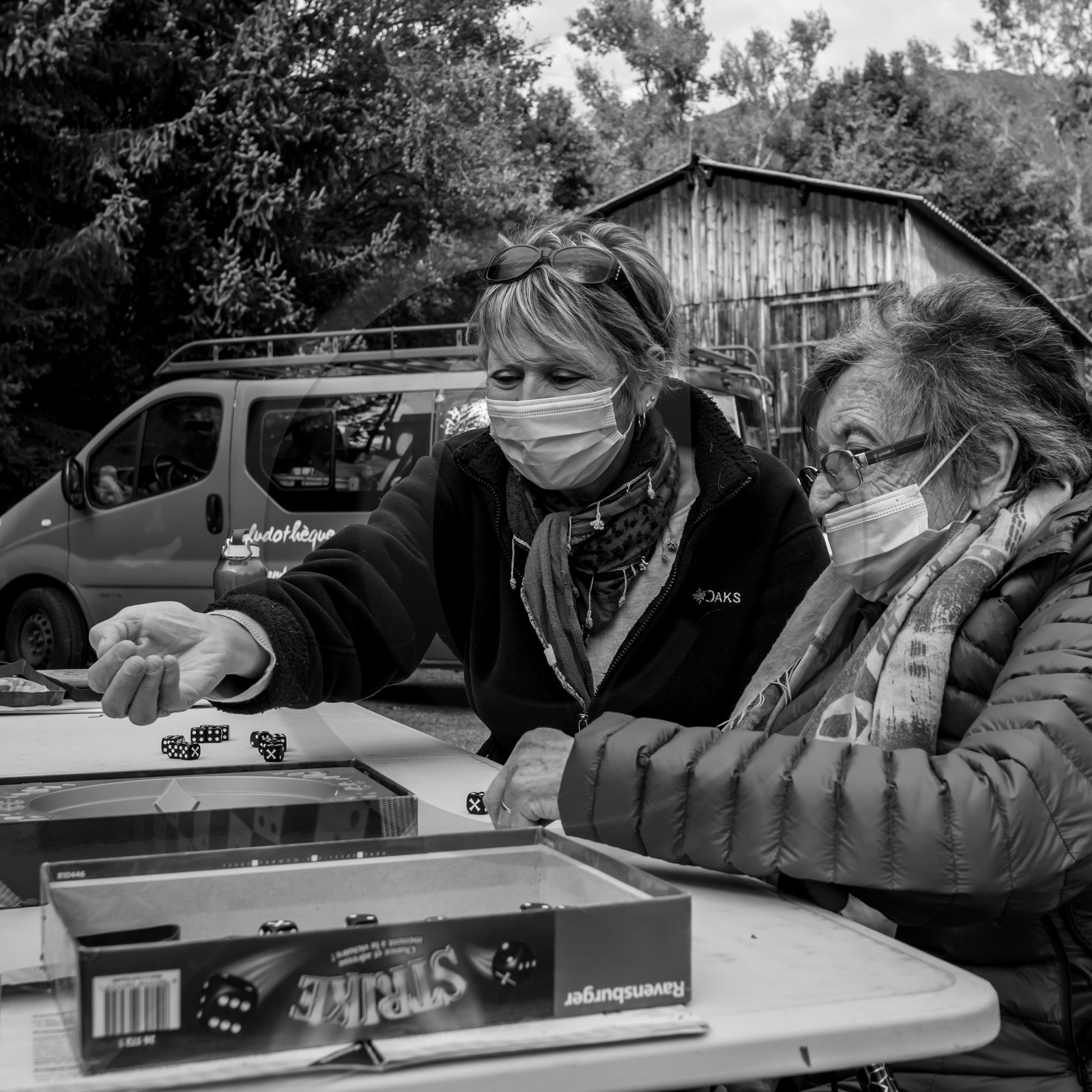 Semis, tournesols et jeux