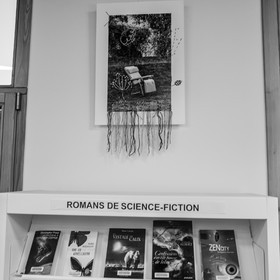 Vernissage de l'exposition L comme laine, lien, lieu à la médiathèque de St-Bonnet-en-Champsaur