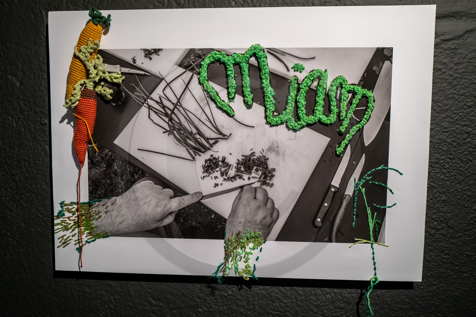 Exposition L comme laine, lien, lieu conçue par l'Ouort de Benevènt, sous la houlette de Claudine Meyer, artiste plasticienne, accompagnée de photographies de Denis Lebioda. Une proposition de la Communauté de Communes du Champsaur - Valgaudemar et de son service culturel.