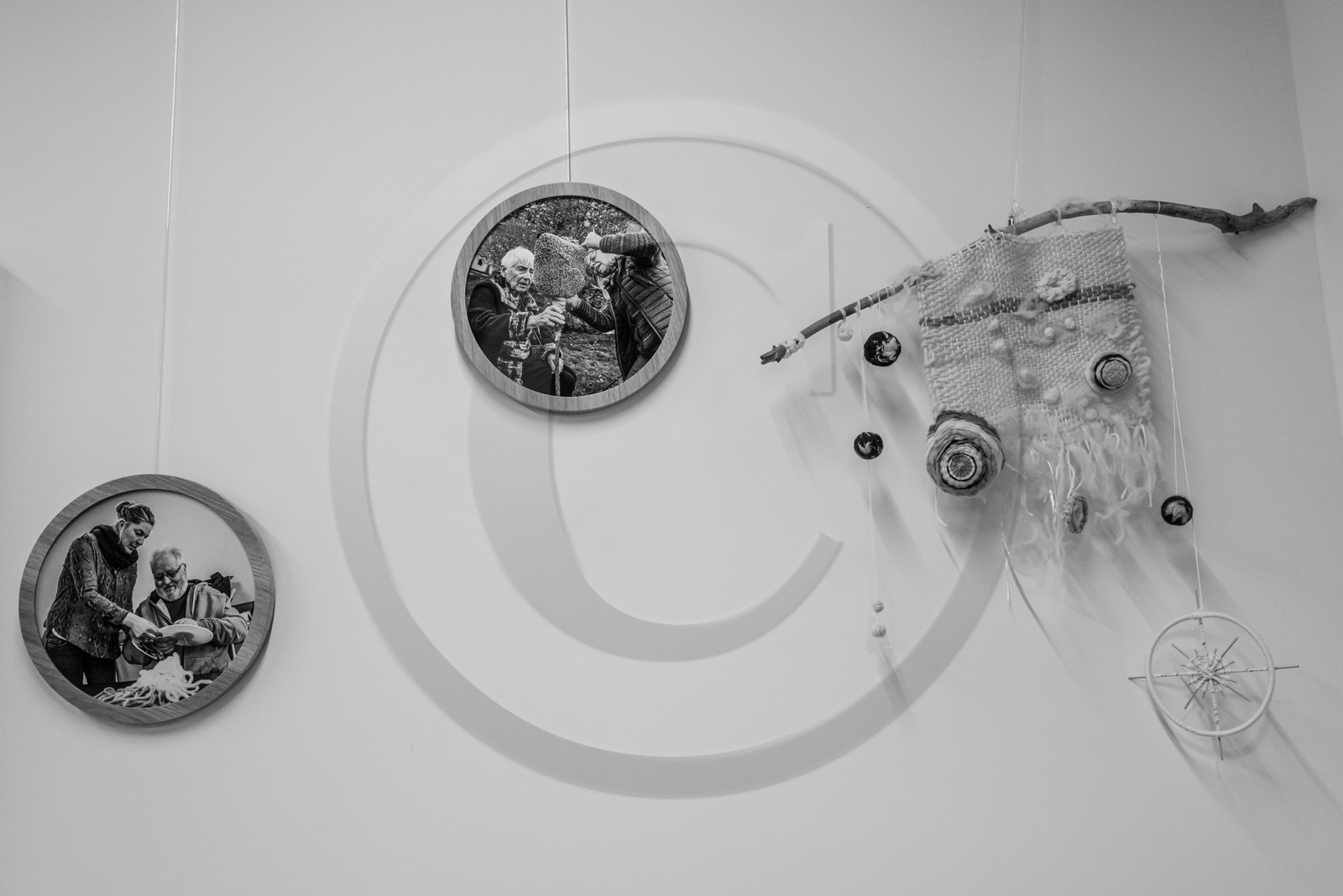 Vernissage de l'exposition L comme laine, lien, lieu à la médiathèque de St-Bonnet-en-Champsaur