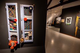 Exposition L comme laine, lien, lieu conçue par l'Ouort de Benevènt, sous la houlette de Claudine Meyer, artiste plasticienne, accompagnée de photographies de Denis Lebioda. Une proposition de la Communauté de Communes du Champsaur - Valgaudemar et de son service culturel.