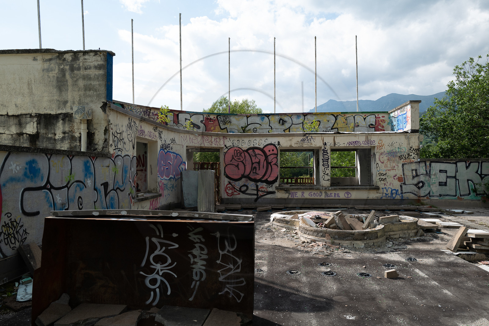 La Piscine de St Léger les Mélèzes