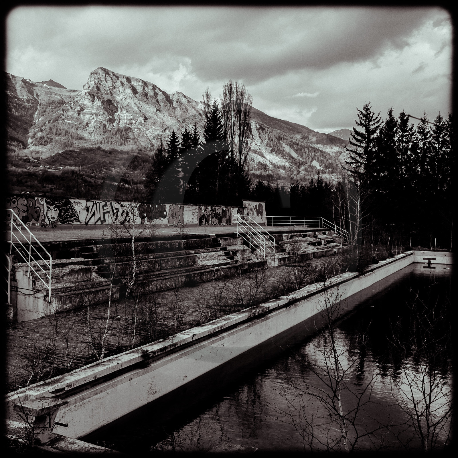La piscine de Saint-Léger-les-Mélèzes
