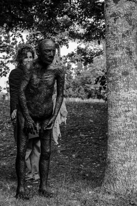 Création de l'homme de l'Ouort Marcel Joli Coeur : pose d'un enduit noir