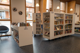 Exposition L comme laine, lien, lieu à la médiathèque de St-Bonnet-en-Champsaur