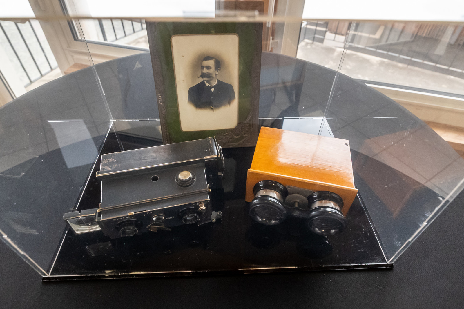 Exposition d'une sélection de photographies des Hautes-Alpes réalisées par Henry Coufourier entre 1913 et 1936 proposée par l'association Regards Alpins.