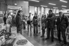 Vernissage de l'exposition L comme laine, lien, lieu à la médiathèque de St-Bonnet-en-Champsaur