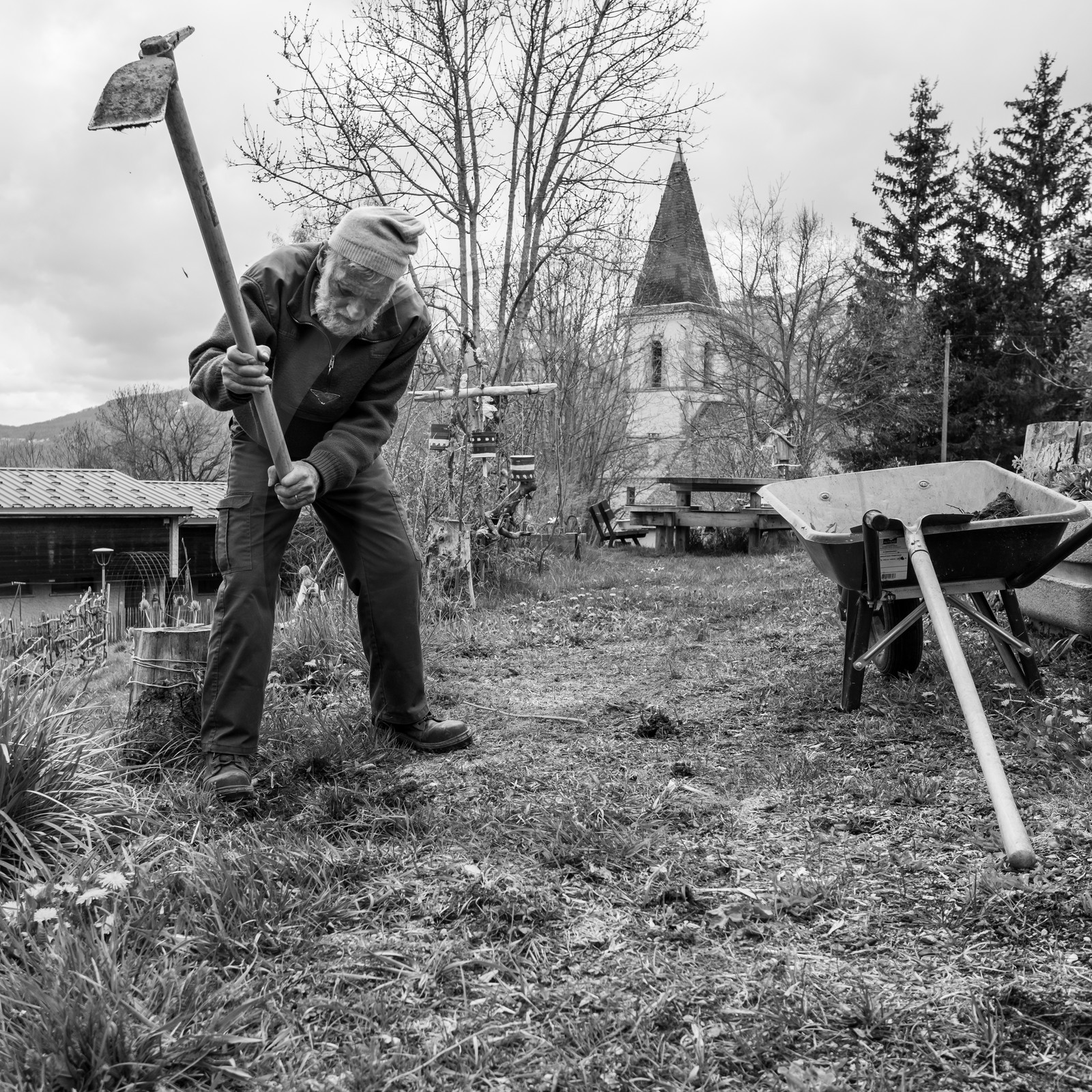 21 avril : jardinage, collages, peinture