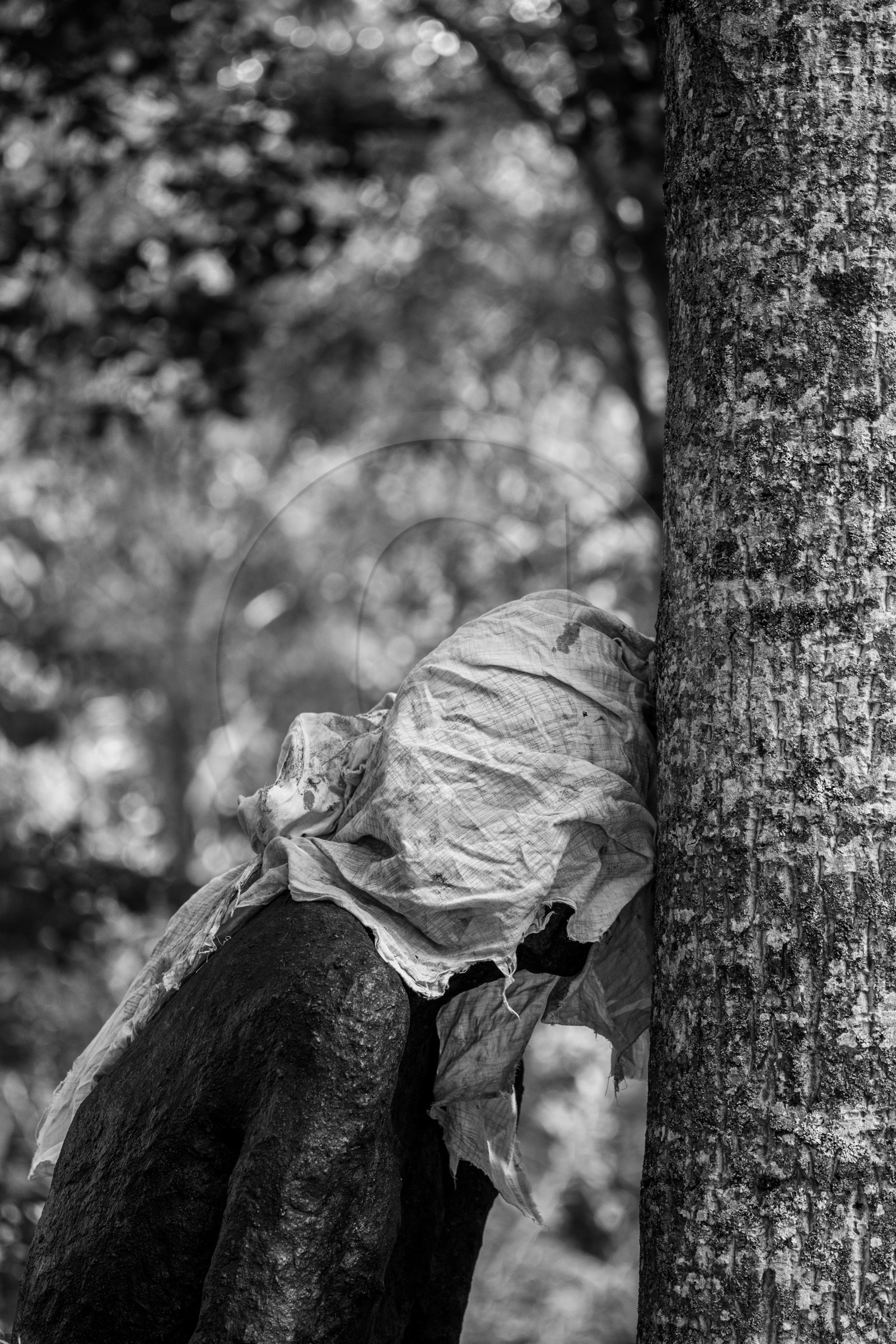Création de l'homme de l'Ouort Marcel Joli Coeur : pose d'un enduit noir