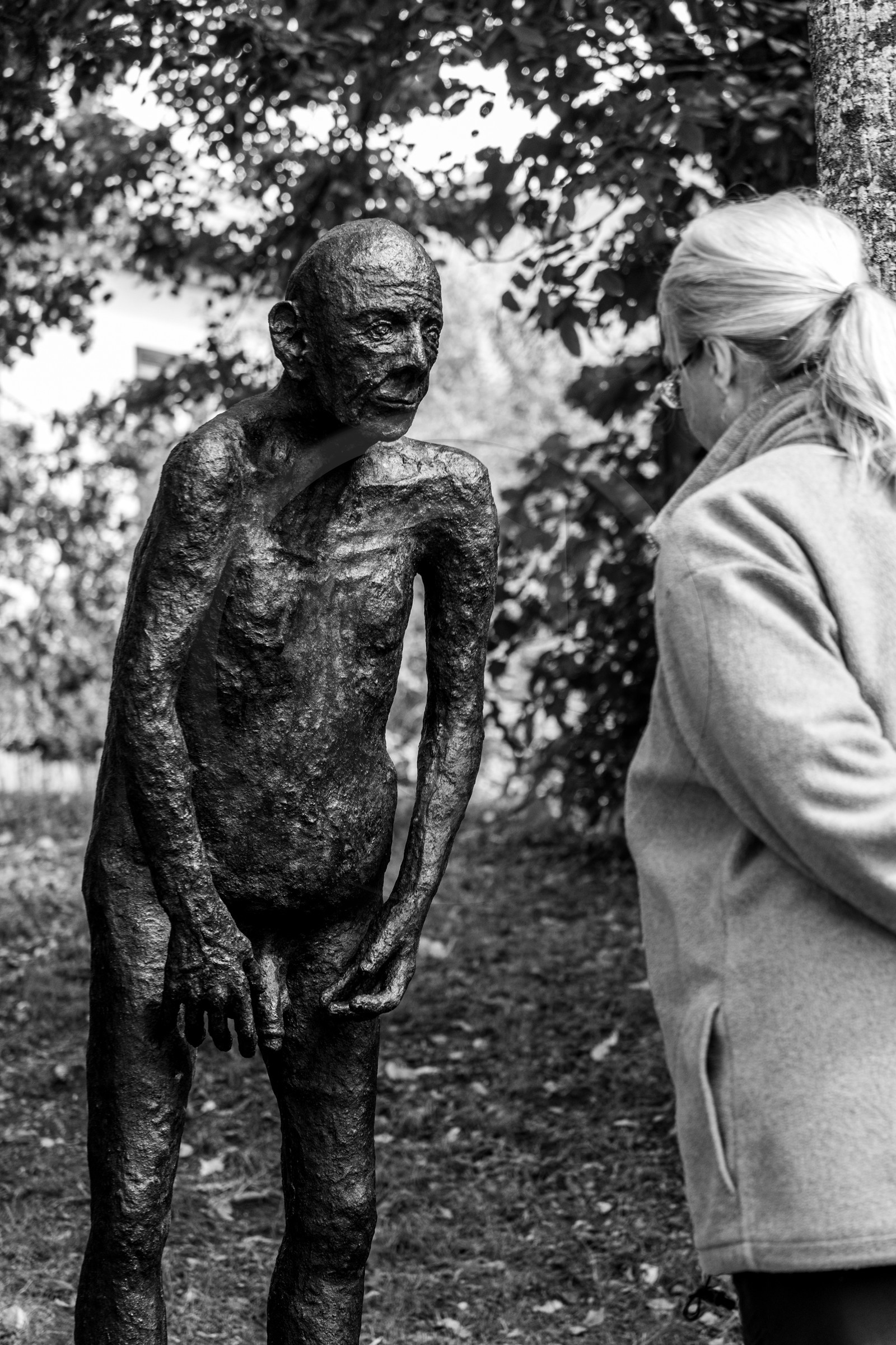 Création de l'homme de l'Ouort Marcel Joli Coeur : pose d'un enduit noir