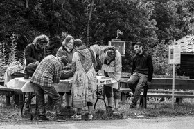 Création de l'homme de l'Ouort Marcel Joli Coeur : pose d'un enduit noir