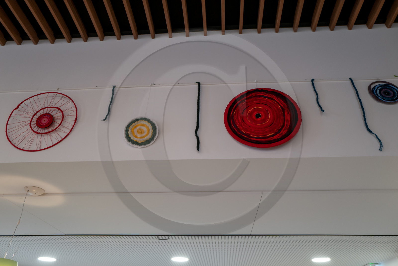 Exposition L comme laine, lien, lieu à la médiathèque de St-Bonnet-en-Champsaur