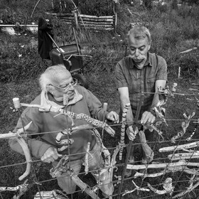 21 août 2019 : installation d'une oeuvre en bois flotté