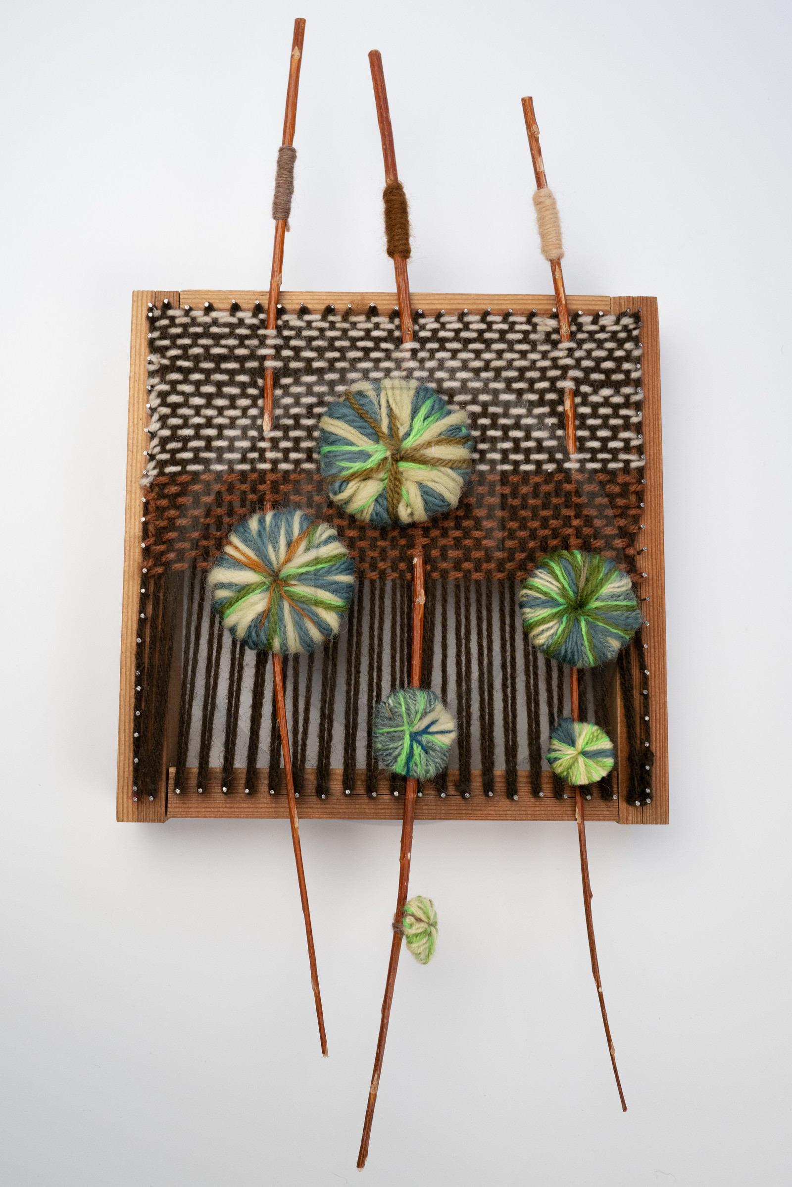 Exposition L comme laine, lien, lieu conçue par l'Ouort de Benevènt, sous la houlette de Claudine Meyer, artiste plasticienne, accompagnée de photographies de Denis Lebioda. Une proposition de la Communauté de Communes du Champsaur - Valgaudemar et de son service culturel.