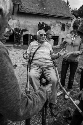 25 septembre 2024 : Promenade en joelette avec Bruno, accompagnateur en montagne et des élèves du lycée Sévigné de Gap
