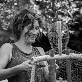 Conception et fabrication de Marcel Joli Coeur l'homme de l'Ouort, avec Barbara Fougnon, artiste plasticienne, dans le cadre de son projet de forêt d'hommes