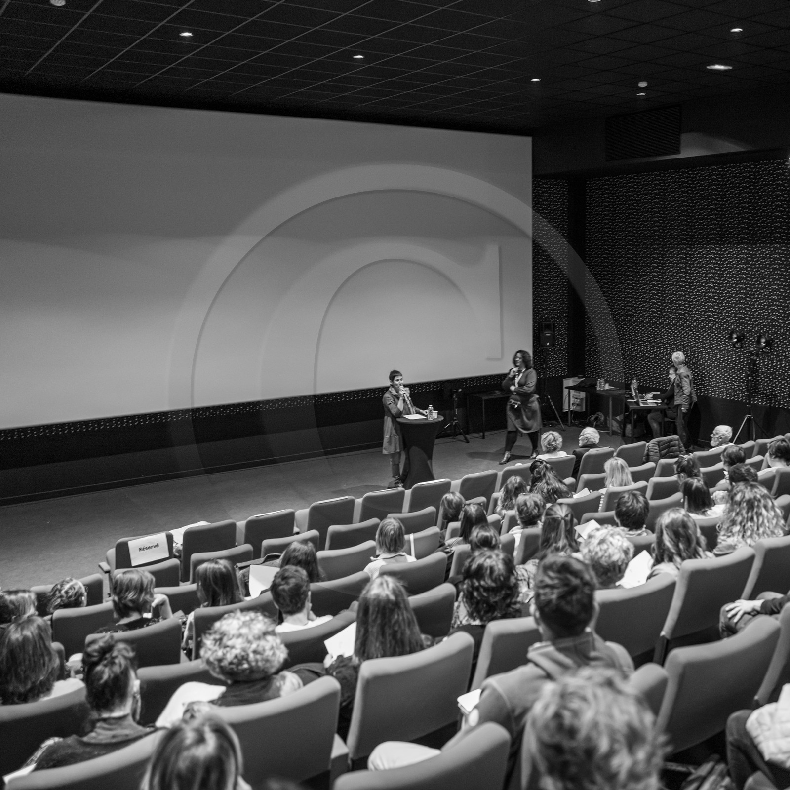 Un autre regard sur la vieillesse : une journée organisée par le Département des Hautes-Alpes à la Cinémathèque d'images de montagne à Gap. Conférences, témoignages, expositions, échanges.