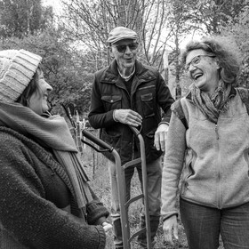 08 mai 2024 : Jeanne Alcaraz, cheffe de choeur, de retour à l'Ouort après la belle aventure 2023 où elle avait animé une chorale participative.