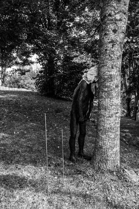 Création de l'homme de l'Ouort Marcel Joli Coeur : pose d'un enduit noir