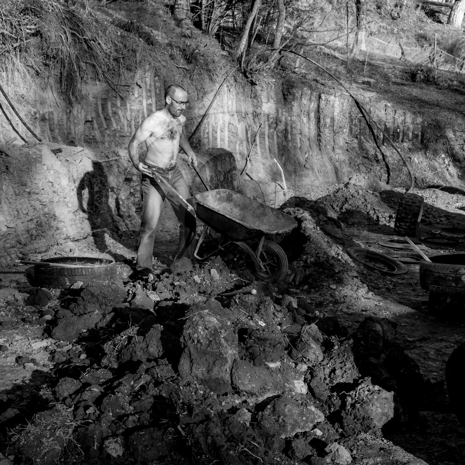 Permaculture - Construction d'une serre bioclimatique semi-enterrée