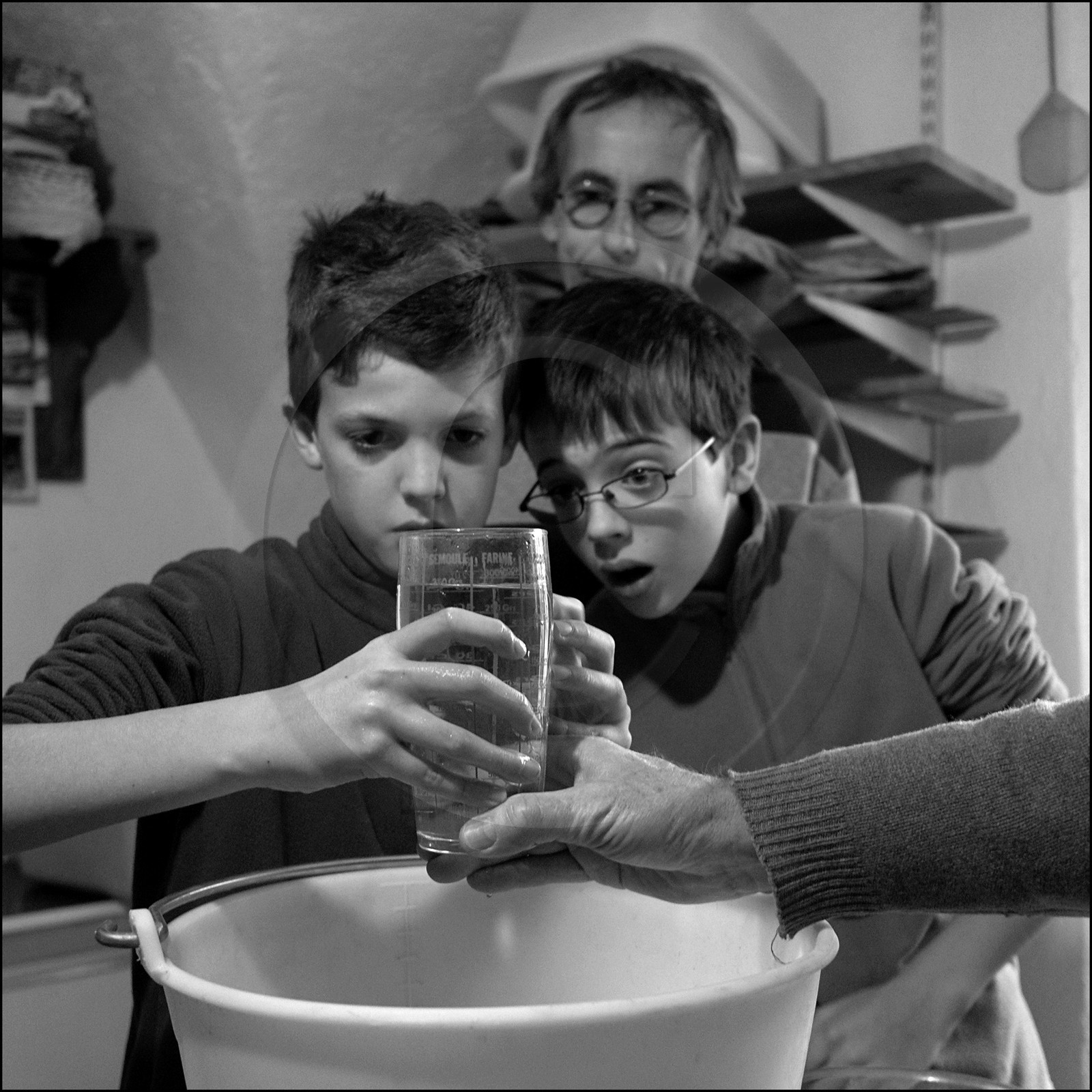 Les enfants des Amapiens font leur pain...