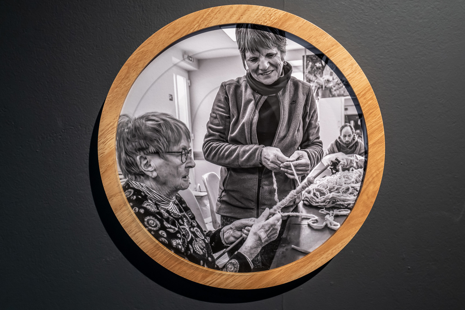 Exposition L comme laine, lien, lieu conçue par l'Ouort de Benevènt, sous la houlette de Claudine Meyer, artiste plasticienne, accompagnée de photographies de Denis Lebioda. Une proposition de la Communauté de Communes du Champsaur - Valgaudemar et de son service culturel.