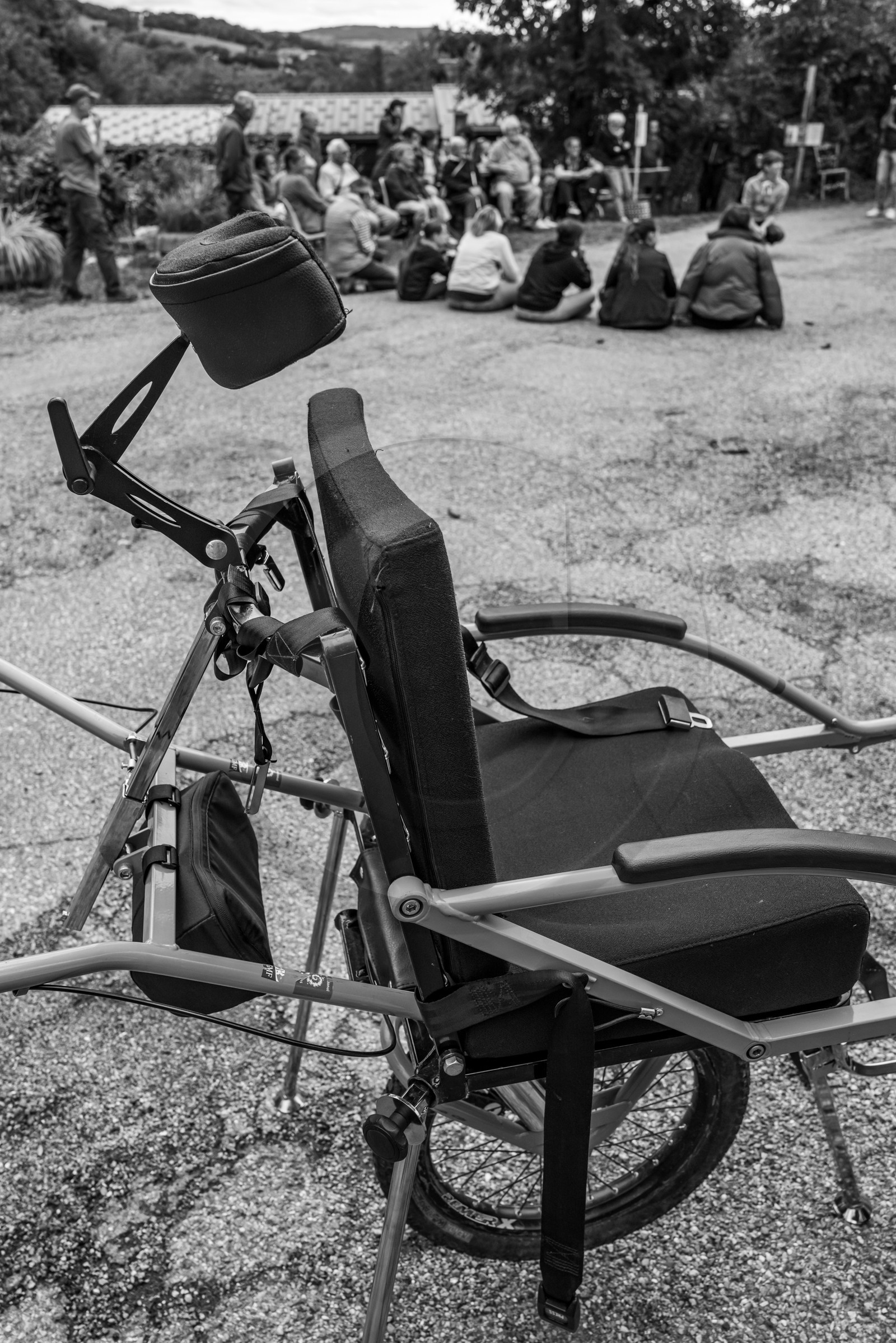 25 septembre 2024 : Promenade en joelette avec Bruno, accompagnateur en montagne et des élèves du lycée Sévigné de Gap