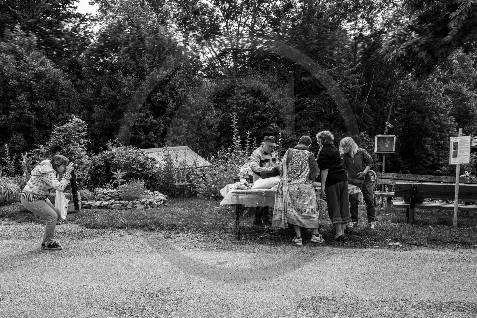 Création de l'homme de l'Ouort Marcel Joli Coeur : pose d'un enduit noir