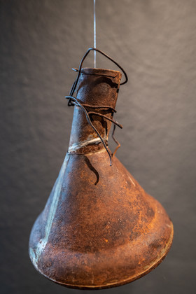 Exposition L comme laine, lien, lieu conçue par l'Ouort de Benevènt, sous la houlette de Claudine Meyer, artiste plasticienne, accompagnée de photographies de Denis Lebioda. Une proposition de la Communauté de Communes du Champsaur - Valgaudemar et de son service culturel.