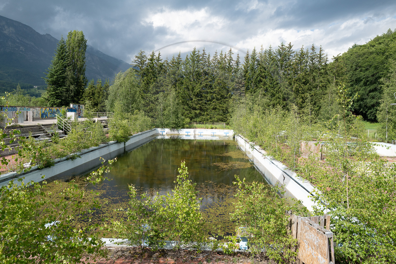 La Piscine de St Léger les Mélèzes