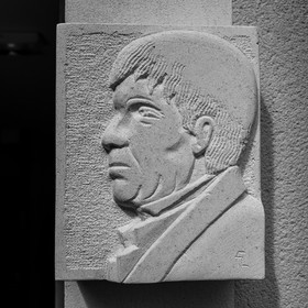 28 août 2024 : A la Maison de la Botanique du Noyer en Champsaur. Visite de l'exposition L comme laine, lien, lieu. Lectures par Les Colporteurs. Collages sur les photographies de Denis Lebioda