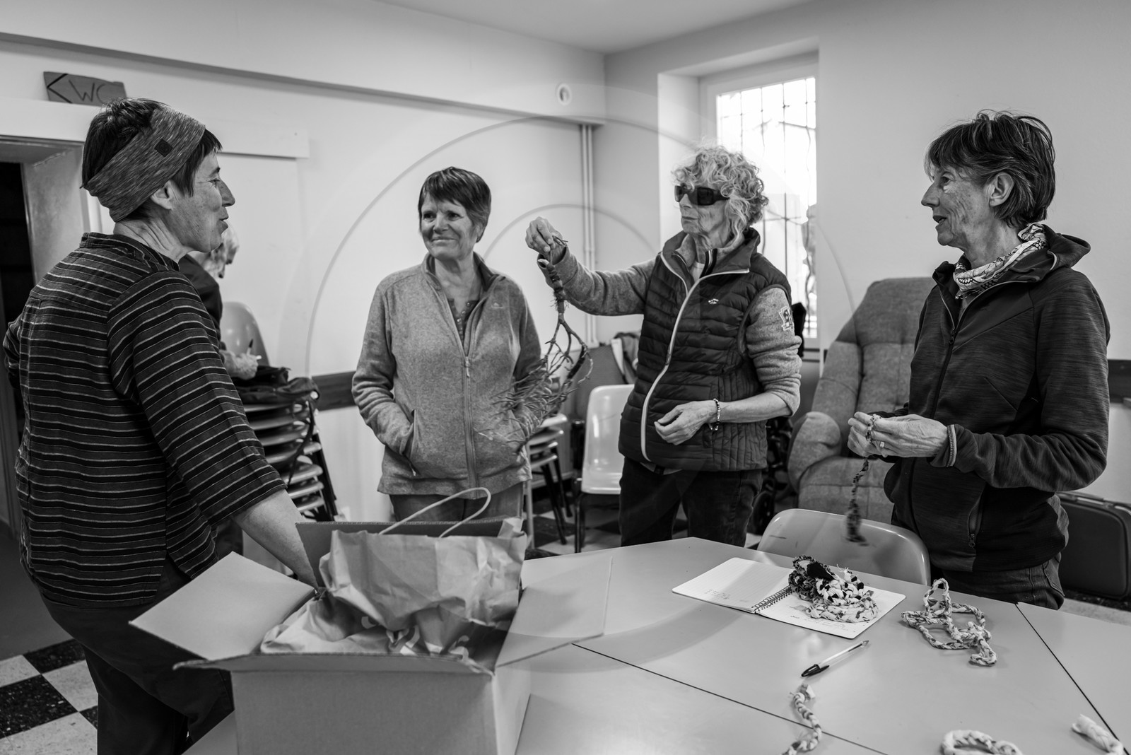 20 mars 2024 : Création d'une spirale aromatique par des bénévoles d'Unicités en Service Civique