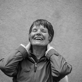 08 mai 2024 : Jeanne Alcaraz, cheffe de choeur, de retour à l'Ouort après la belle aventure 2023 où elle avait animé une chorale participative.