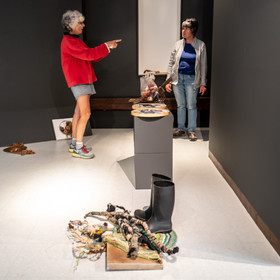 Exposition L comme laine, lien, lieu conçue par l'Ouort de Benevènt, sous la houlette de Claudine Meyer, artiste plasticienne, accompagnée de photographies de Denis Lebioda. Une proposition de la Communauté de Communes du Champsaur - Valgaudemar et de son service culturel.