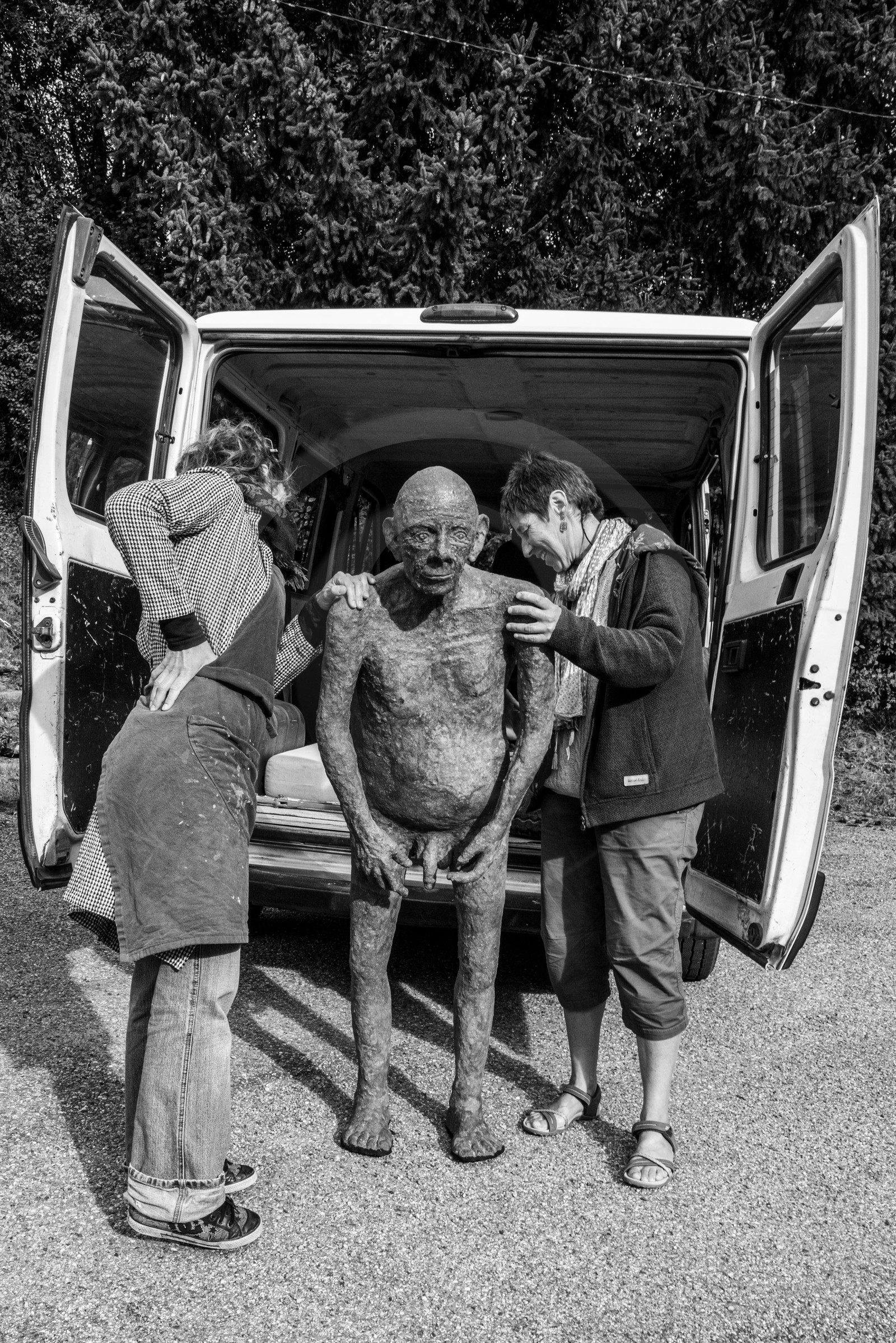 Création de l'homme de l'Ouort Marcel Joli Coeur : pose d'un enduit noir