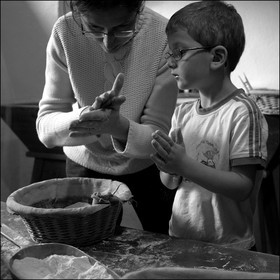 Les enfants des Amapiens font leur pain...