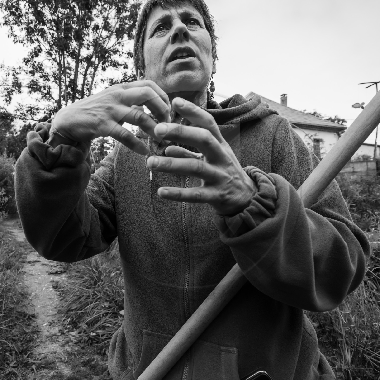21 août 2019 : installation d'une oeuvre en bois flotté