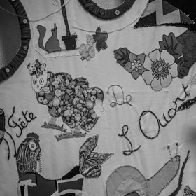 Broderies sur les photographies de Denis Lebioda, jeux, panneaux mon livre préféré, voyage en amérique latine de Claudine et Denis Meyer