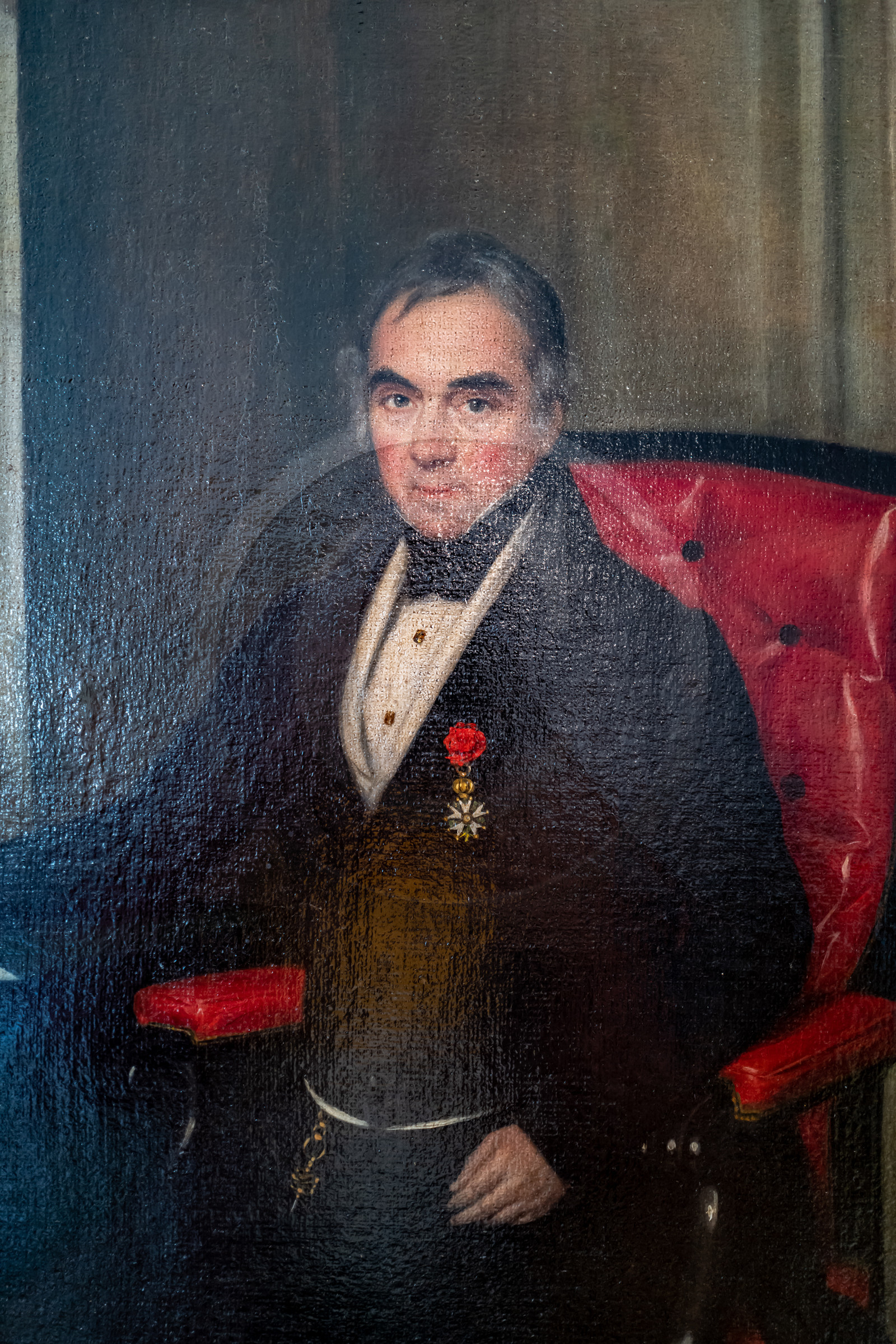 Exposition L comme laine, lien, lieu conçue par l'Ouort de Benevènt, sous la houlette de Claudine Meyer, artiste plasticienne, accompagnée de photographies de Denis Lebioda. Une proposition de la Communauté de Communes du Champsaur - Valgaudemar et de son service culturel.