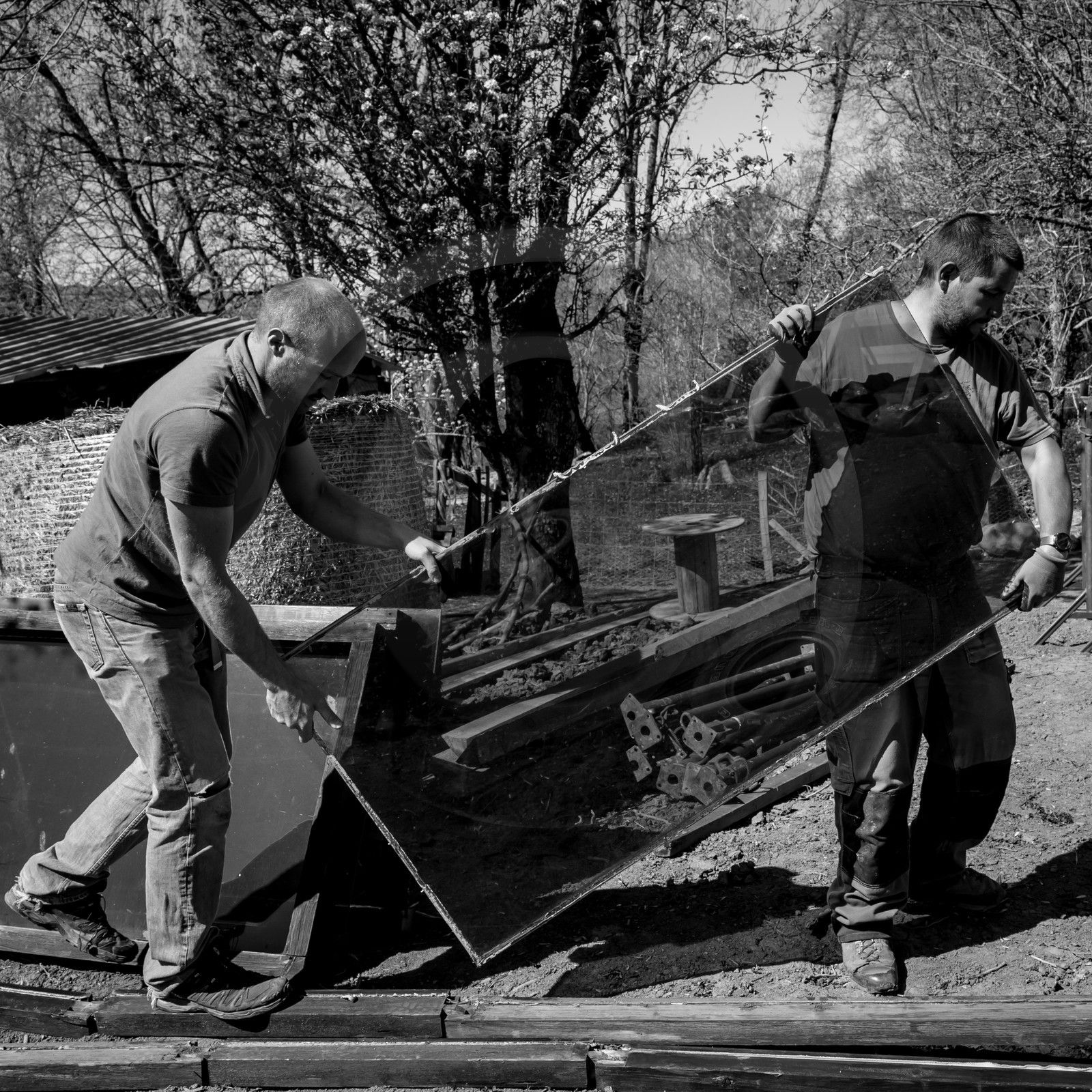 Permaculture - Construction d'une serre bioclimatique semi-enterrée