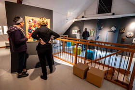 Exposition L comme laine, lien, lieu conçue par l'Ouort de Benevènt, sous la houlette de Claudine Meyer, artiste plasticienne, accompagnée de photographies de Denis Lebioda. Une proposition de la Communauté de Communes du Champsaur - Valgaudemar et de son service culturel.