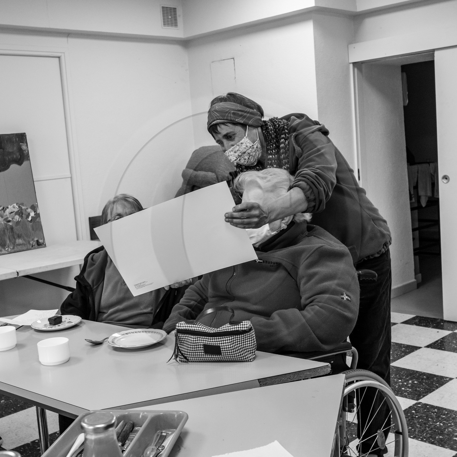 21 avril : jardinage, collages, peinture