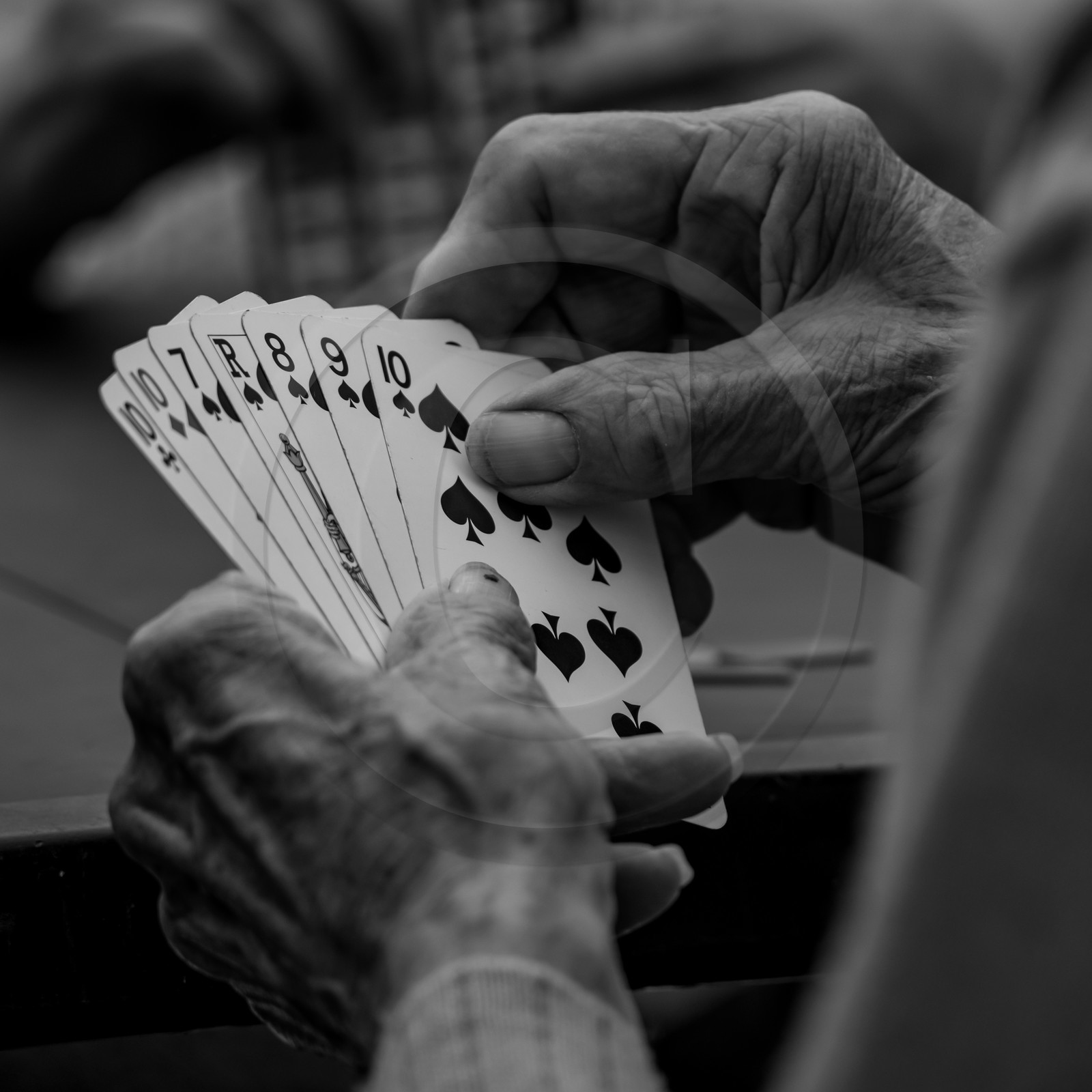 30 juin 2021 : Jardinage, jeux de cartes, masques