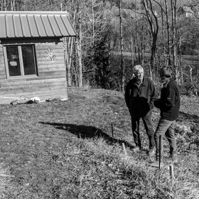 Livraison des tables réalisées par le lycée Poutrain